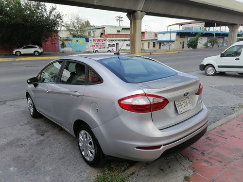 Imagen 4 de 6 de Ford Fiesta 2015 Automatico