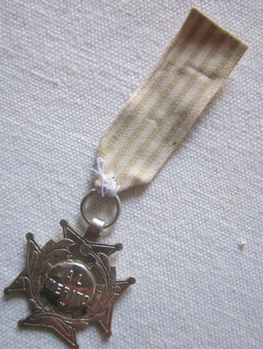 Antigua Medalla Al Merito Grde Alpaca