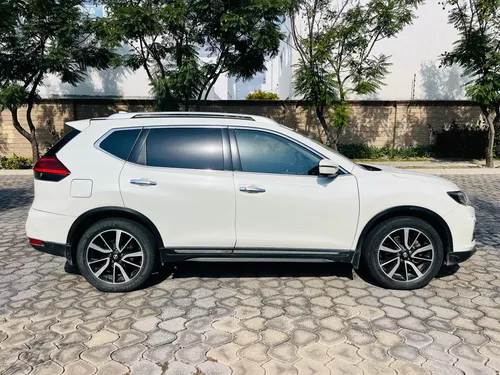 Nissan X-Trail 2.5 Exclusive 3 Row Cvt