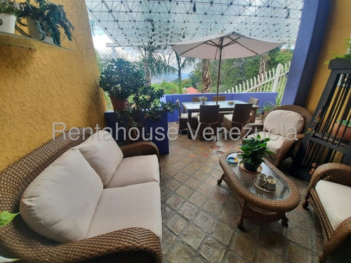 Bello Townhouse En Venta Ubicado En La Tahona 25-15574