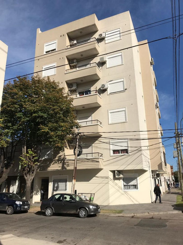 Departamento En Venta En Caseros