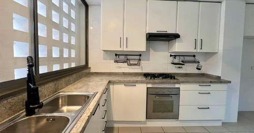 Santa M. De Manquehue, Primer Piso Con Jardín, 4d 4b 2est 1b