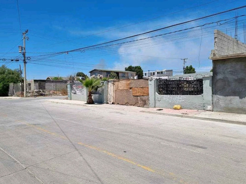 Terreno En Venta En La Col Constitución Rosarito
