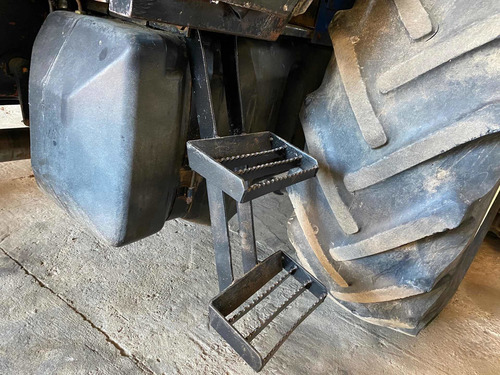New Holland 7630