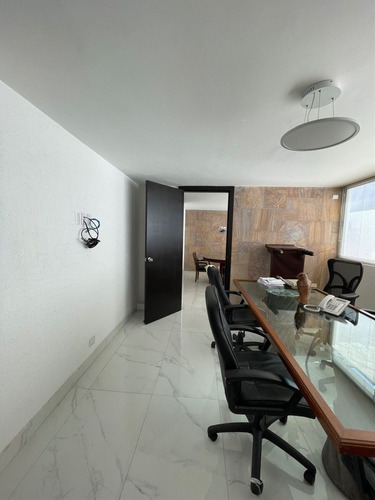Casa Para Oficinas Con Uso De Suelo S