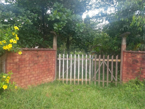 Charmosa Chácara Localizada Na Vila Das Palmeiras - Ch0139
