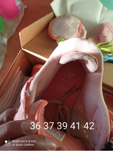 Imagen 3 de 9 de Zapatillas adidas Bad Bunny. No Nike Shox Tl1
