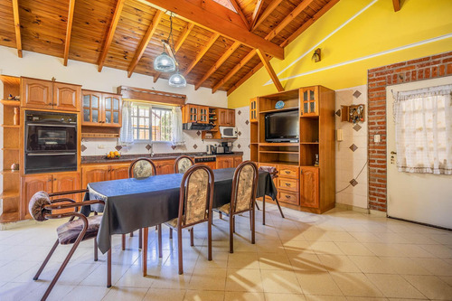 Casa 5 Ambientes En Ciudad Evita, Apta Crédito