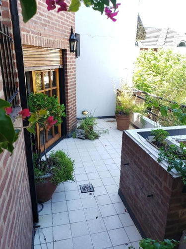 Venta Barrio Naon Chalet De 5 Amb. C/cochera.
