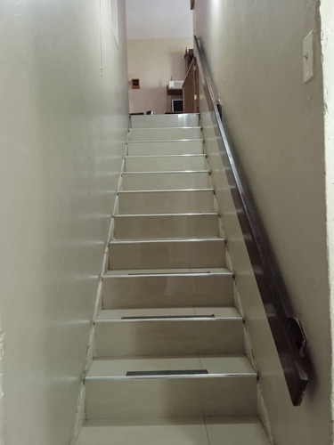 Imagen 7 de 16 de Se Vende Apartamento Duplex 68m2 Caricuao Ud7