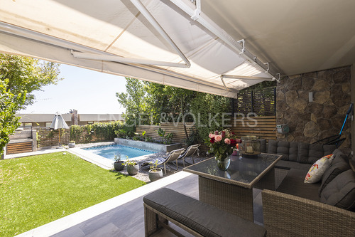 Casa Mediterránea En Arriendo En Condominio Seguro.