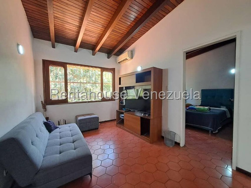 Casa En Venta En Santa Paula Caracas Calle Cerrada Pozo Agua