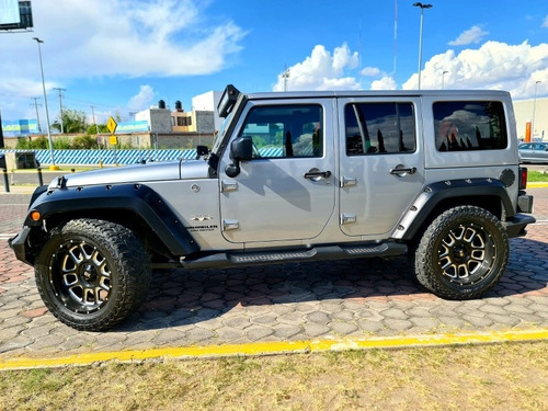 Imagen 7 de 15 de Jeep Wrangler 2016 3.6 Unlimited Sahara 4x4 At