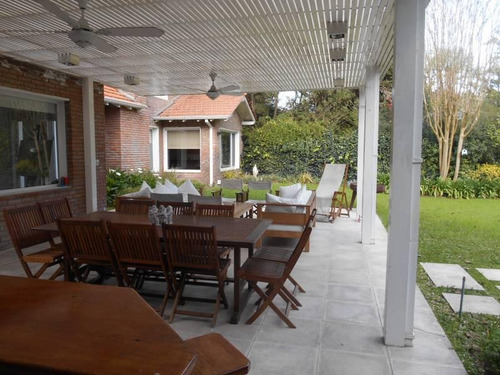 Imagen 8 de 12 de Casa En Venta 4 Dormitorios. Jockey. San Isidro. Muy Linda