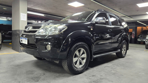 Toyota Hilux SW4 3.0 Srv Cuero