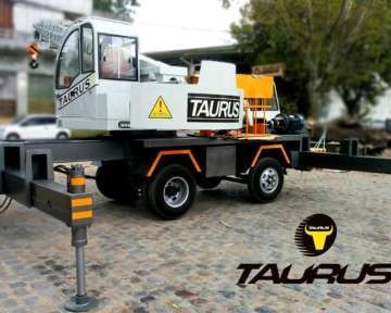 Imagen 3 de 8 de Grua Telescopica Movil Taurs Gt 6 Toneladas