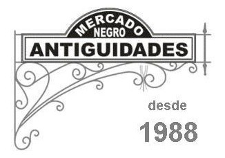 Vitrine Antiga De Cedro Com 3 Faces E Espelho No Fundo (Usado)