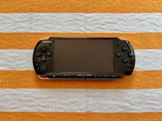 Sony Psp 3001c. Cargador/batería Nuevos. Dos Juegos Incluido