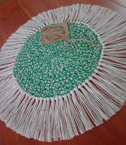 Carpeta Centro De Mesa Tejido Algodón Y Flecos Color 35 Cm