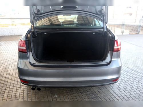 Volkswagen Bora 2.0 TDI ADVANCE DIESEL 4X2 AT 4P