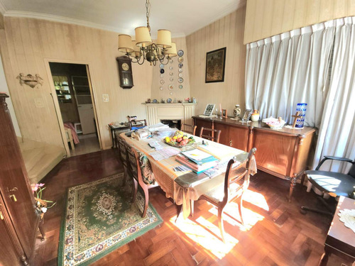 Venta Casa A Refaccionar Sobre Gran Lote Arbolado
