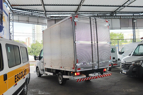 Renault Master chasis 2.3 L1H1 2P