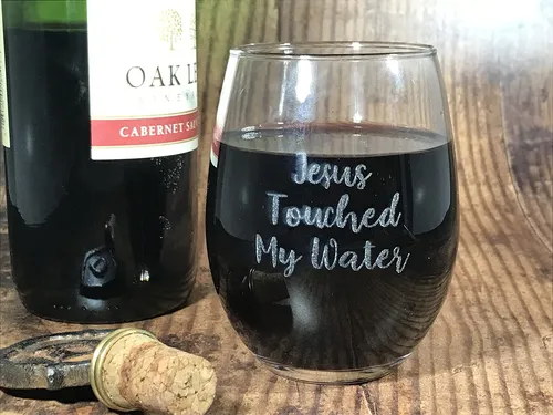 Grabado Toco Mi Copa Vino Agua