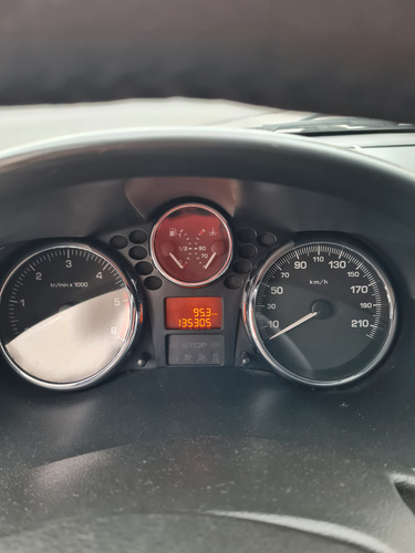 Peugeot 207 1.4 Sedan Hdi Xt