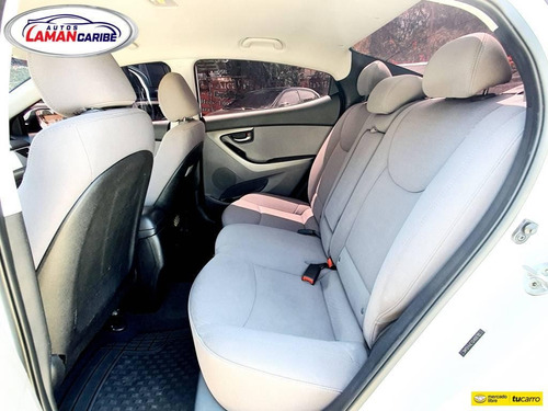 Hyundai Elantra Automatico