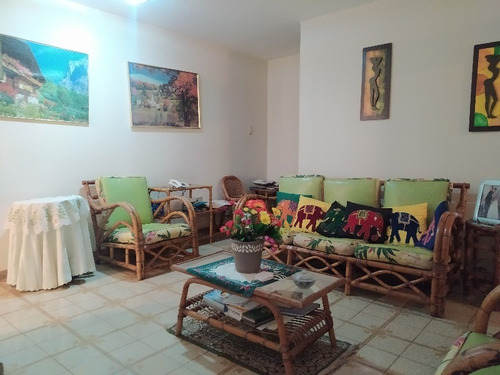 Imagen 10 de 15 de Apartamento En Res. Profesional Mañongo, Foa-2107