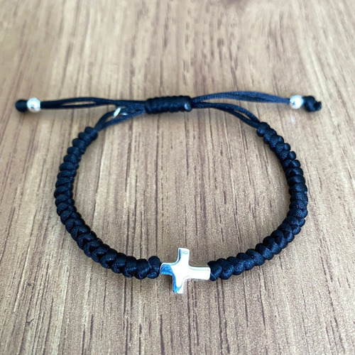 Imagen 4 de 10 de Pulsera Tejida Artesanal Dije De Cruz De Plata 925 Agálea