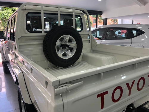 Imagen 12 de 13 de Toyota Land Cruiser