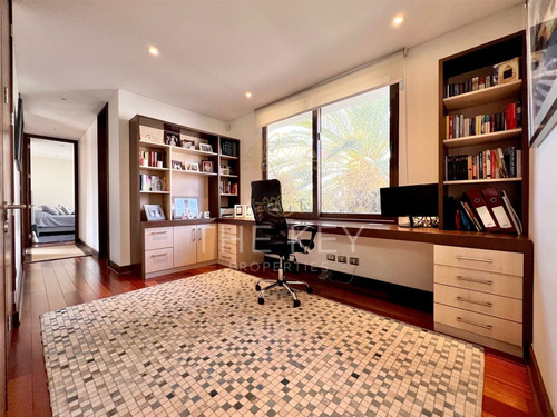 Casa En Arriendo De 5 Dorm. En Las Condes