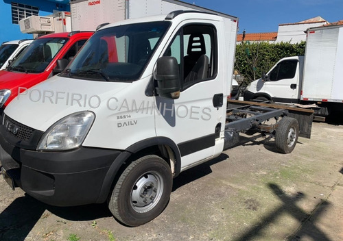 Imagem 10 de 18 de Iveco 35s14 2014 Chassis