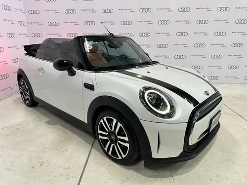 Mini Cooper Convertible 1.5 Iconic At