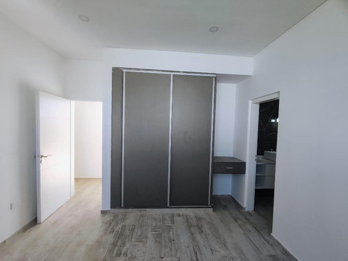 Casa En Venta - 4 Dormitorios 5 Baños - Cocheras - 990mts2 - Costa Esmeralda