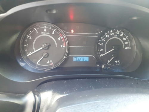 Imagen 11 de 15 de Toyota Hilux 2018 2.7 Cabina Doble Sr Mt