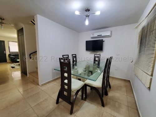 Imagen 2 de 12 de Townhouse En Venta En Urbanizacion Villas El Remanso La Morita I 22-24587 Yjs