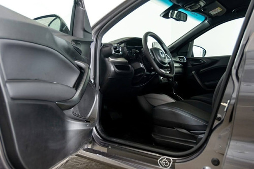 Imagen 5 de 23 de Fiat Cronos 1.3 Drive S-desing Mt 2023