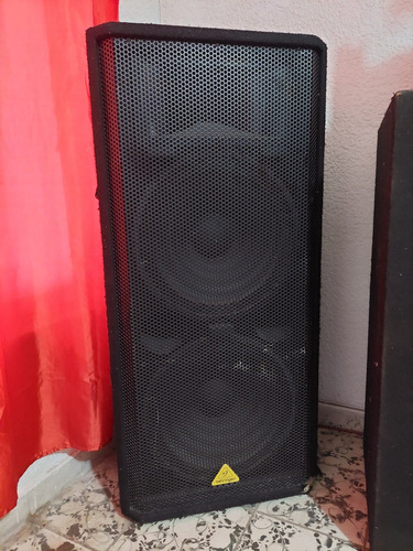 Behringer Eurolive Vp2520 Pro Bocinas 2x15 Pulgadas 500watts