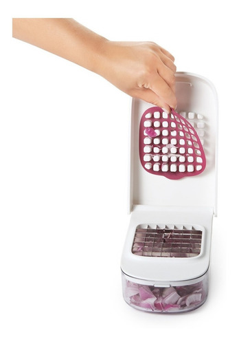 Imagen 3 de 10 de Corta Fruta Y Verdura Oxo Con Depósito Práctico
