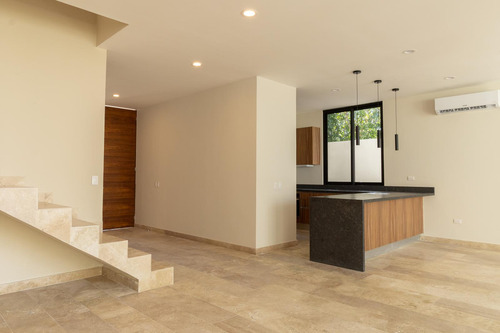 Casa En Venta En Privada Residencial Playa Del Carmen (1187)