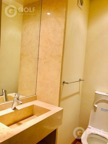 Vendo O Alquilo Apartamento De 3 Dormitorios, Servicio Completo, Garaje Para 3 Autos, Punta Gorda