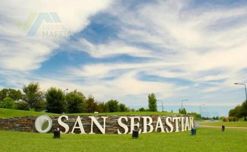 Venta De Terreno Interno En San Sebastián , Frente A Plaza.