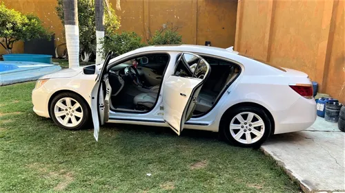 Buick LaCrosse C At