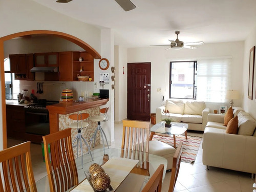 Casa Venta En Cancún, Privada De Valparaíso L. #· 31 Mz # 33 Supermanzana 523 Fracc. San Gerónimo En Cancún. Av. Cancún, Av. Chac Mool, Carr. Cancún - Tulum, Av. Nichupté, Tec Campus Cancún. Fl19-ru