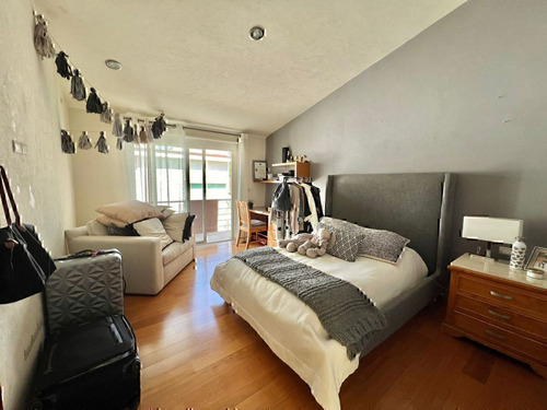 Casa En Venta En Valle Real 4 Recamaras