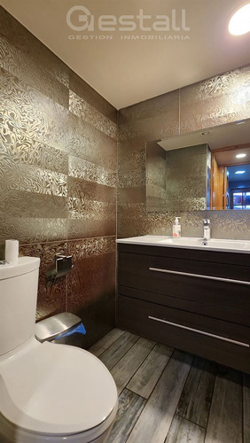 Departamento En Venta De 3 Dorm 3 Baños. En Las Condes
