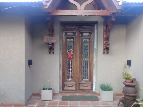 Imagen 2 de 9 de Chalet En Venta En Ituzaingo Norte
