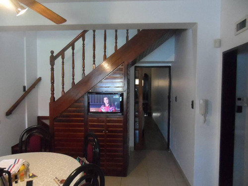 Imagen 10 de 19 de Castelar Norte, Importante Propiedad De 7 Ambientes.